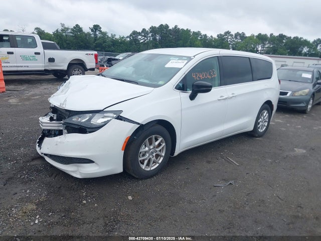 Chrysler Voyager 2024 2C4RC1CGXRR192169 Image 2