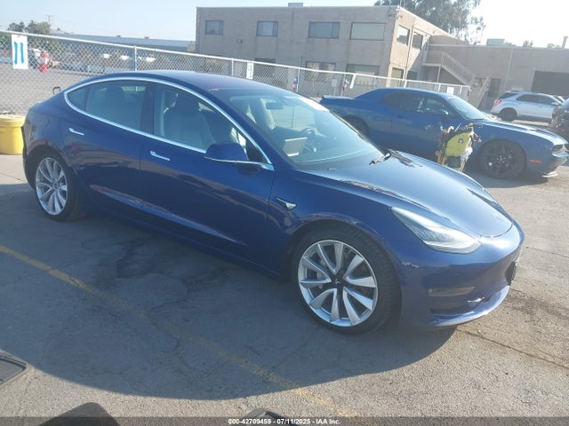 2019 TESLA MODEL 3 5YJ3E1EB0KF187386 Photo 0