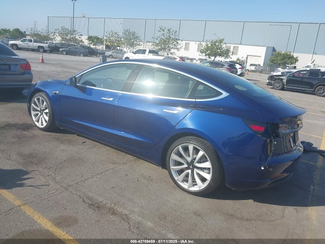 2019 TESLA MODEL 3 5YJ3E1EB0KF187386 Photo 2