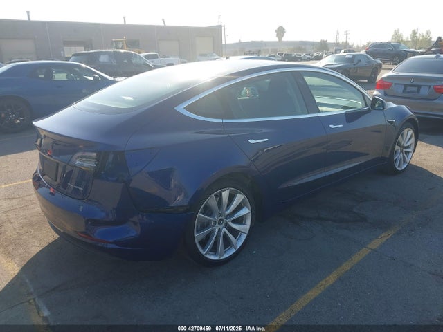 2019 TESLA MODEL 3 5YJ3E1EB0KF187386 Photo 3