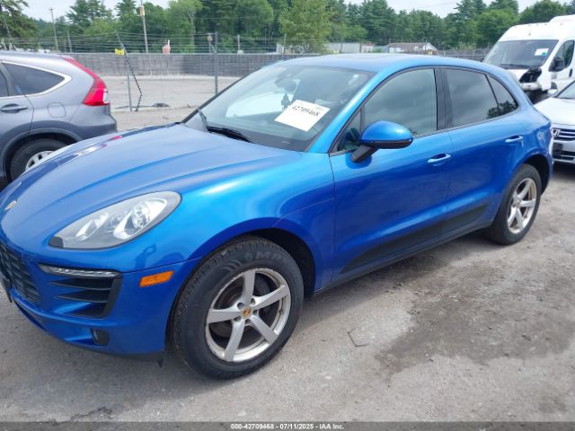 2017 PORSCHE MACAN WP1AA2A57HLB01925 Photo 1
