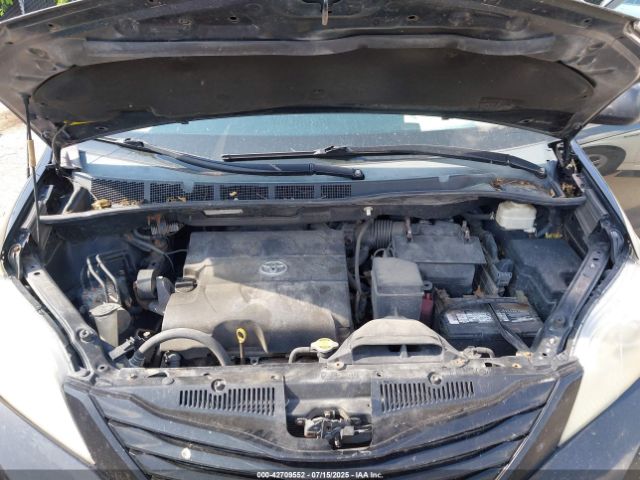 2011 TOYOTA SIENNA 5TDZK3DC4BS059334 Photo 9