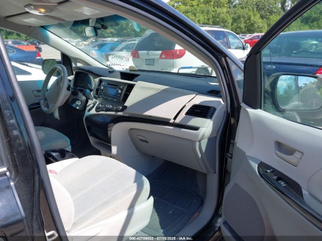 2011 TOYOTA SIENNA 5TDZK3DC4BS059334 Photo 4