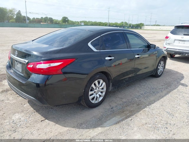 1N4AL3AP2GN389011 Nissan 2016