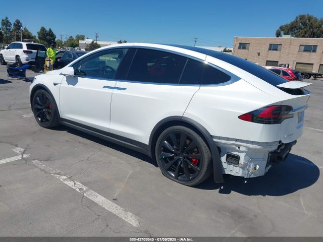 2016 TESLA MODEL X 5YJXCBE40GF001366 Photo 2