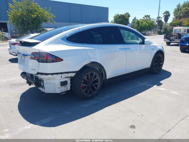 2016 TESLA MODEL X 5YJXCBE40GF001366 Photo 3