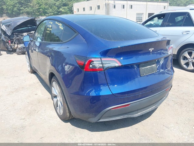 2024 TESLA MODEL Y 7SAYGDEE0RA278969 Photo 2