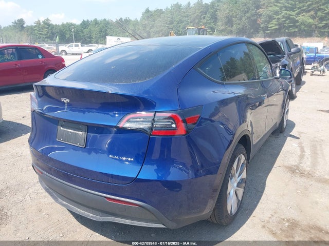 2024 TESLA MODEL Y 7SAYGDEE0RA278969 Photo 3