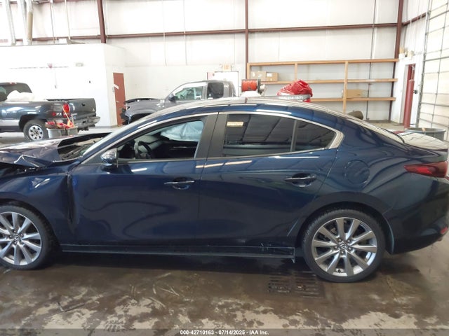 3MZBPBCL6NM308491 Mazda py