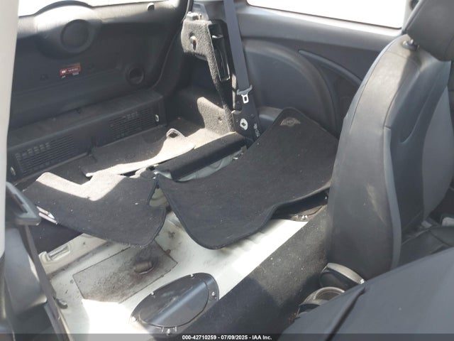 2010 MINI COOPER WMWMF3C51ATZ23464 Photo 7