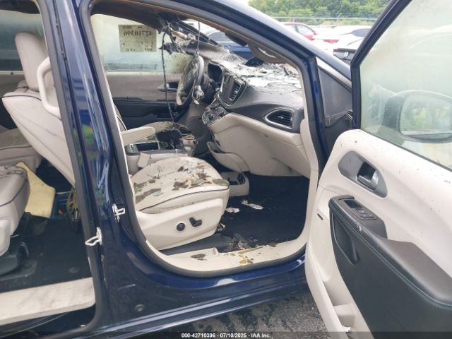 2018 CHRYSLER PACIFICA HYBRID 2C4RC1N70JR168562 Photo 4