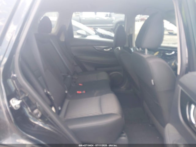 KNMAT2MT1JP565796 Nissan 2018
