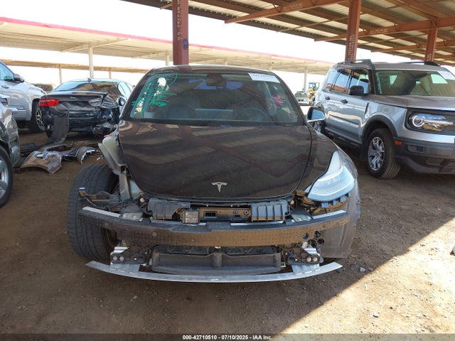 5YJ3E1EB5LF741782 Tesla 2020