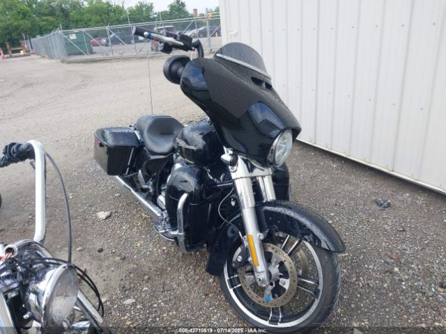 2016 HARLEY-DAVIDSON FLHX 1HD1KBM19GB685321
