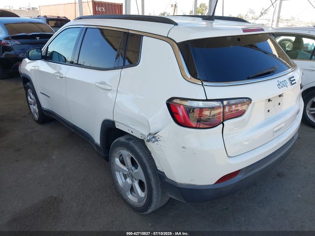 3C4NJCBBXKT855670 Jeep 2019