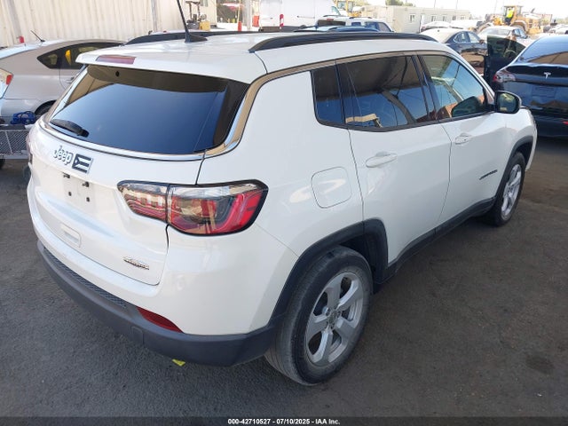 3C4NJCBBXKT855670 Jeep 2019