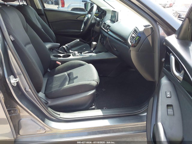 3MZBM1T74GM300463 Mazda pe