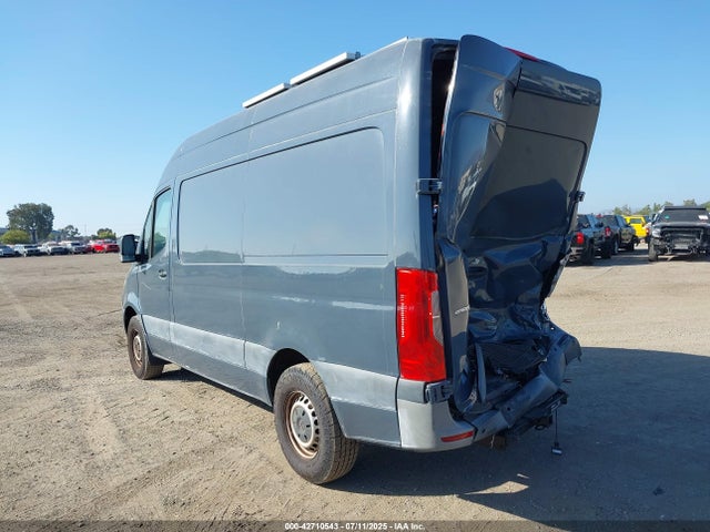 Mercedes-Benz om 642 with brake assist 2019 WD4PF0CD0KP094845 Image 3