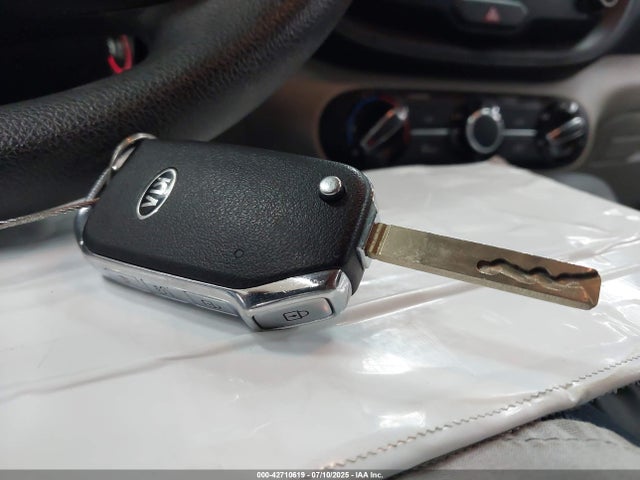 KNDJ23AU8L7119945 KIA mpi nu