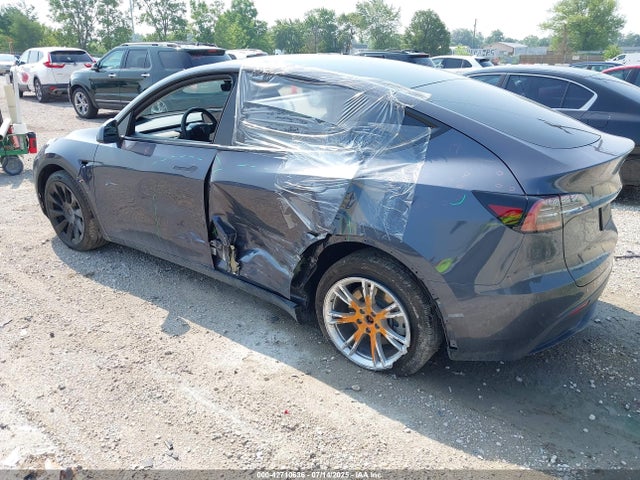 2023 TESLA MODEL Y 7SAYGDEE5PF895915 Photo 2