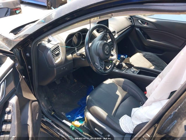3MZBN1M32JM178623 Mazda py