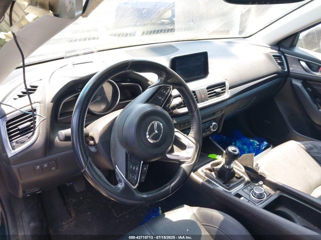 3MZBN1M32JM178623 Mazda py