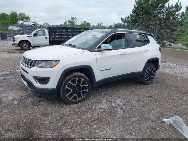 Jeep Compass 2018 3C4NJDCB8JT399302 Image 2