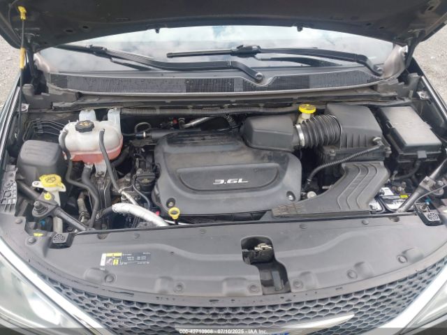 2018 CHRYSLER PACIFICA 2C4RC1GG2JR186882 Photo 9