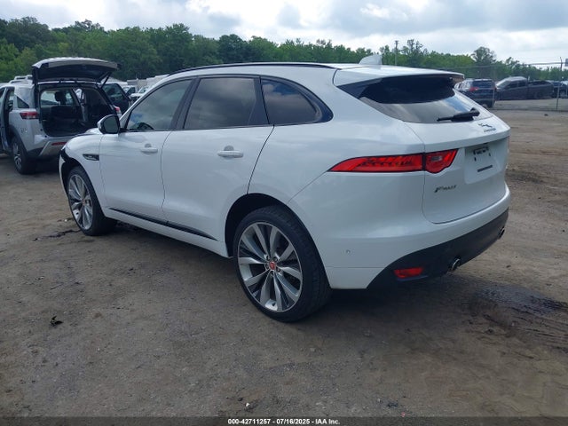 2017 JAGUAR F-PACE SADCL2BV5HA064702 Photo 2