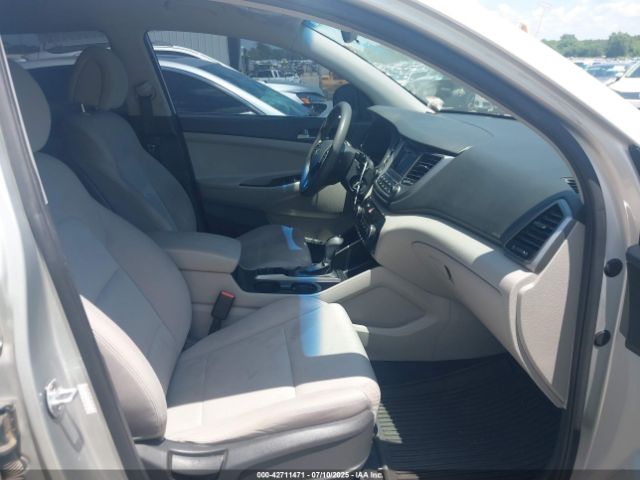 2016 HYUNDAI TUCSON KM8J33A47GU067739 Photo 4