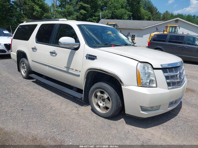 2008 CADILLAC ESCALADE ESV 1GYFK46848R241604 Photo 0