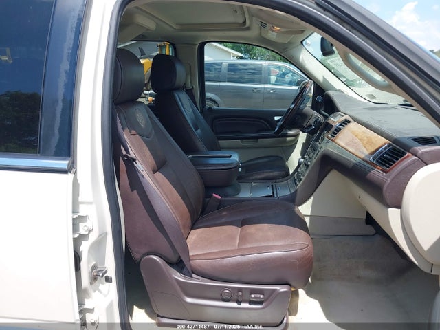 2008 CADILLAC ESCALADE ESV 1GYFK46848R241604 Photo 4