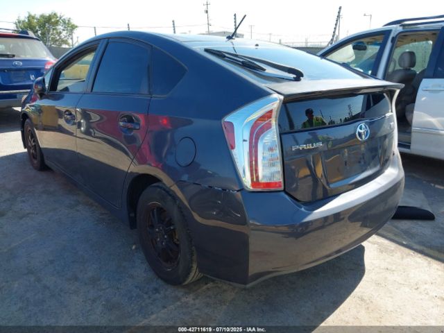 2014 TOYOTA PRIUS JTDKN3DU6E1735544 Photo 2