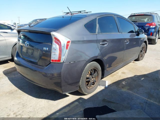 2014 TOYOTA PRIUS JTDKN3DU6E1735544 Photo 3