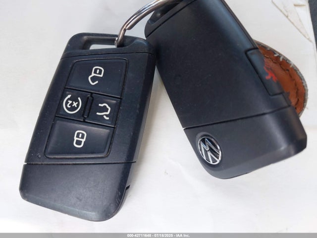 3VVLX7B23NM096101 Volkswagen tsi