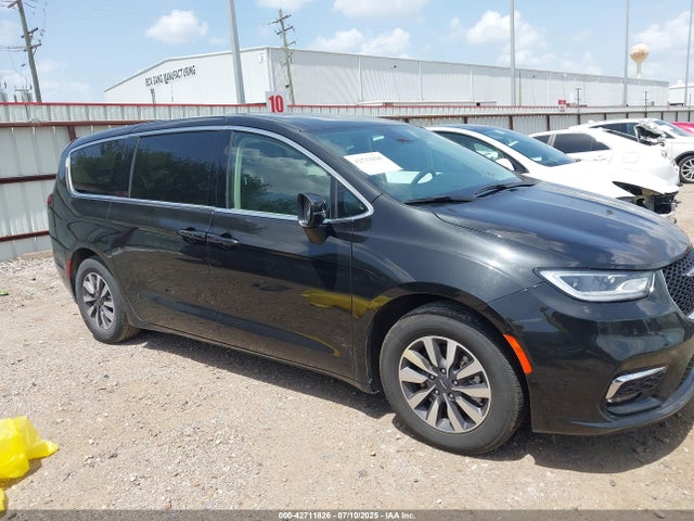 Chrysler Pacifica 2023 2C4RC1L70PR622000 Image 14