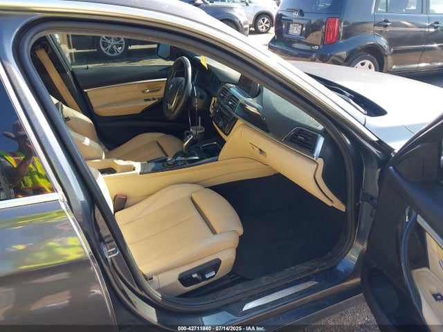 WBA8B9G56HNU09893 BMW 330I
