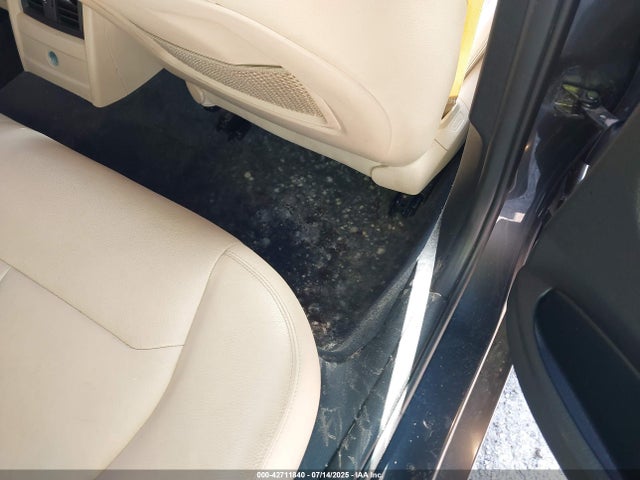 WBA8B9G56HNU09893 BMW 330I