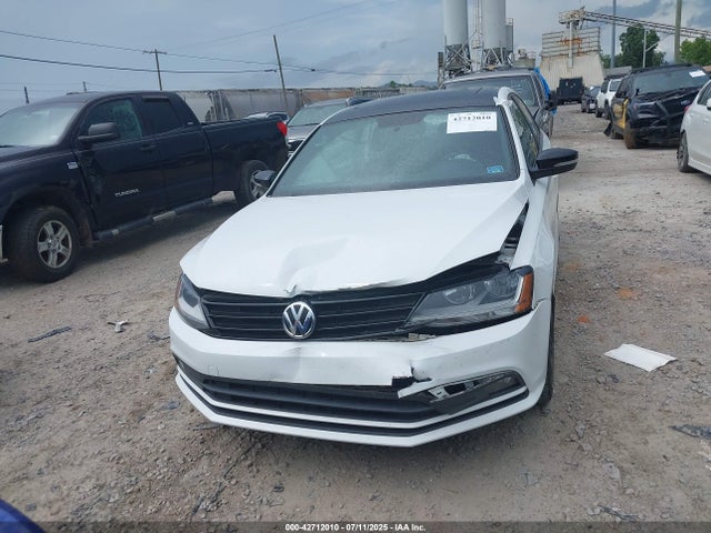 3VWD17AJ8JM226345 Volkswagen tsi