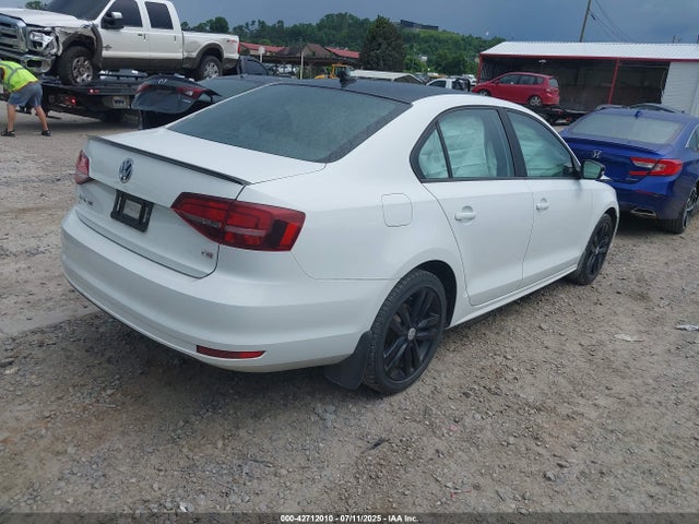 3VWD17AJ8JM226345 Volkswagen tsi