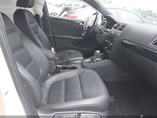 3VWD17AJ8JM226345 Volkswagen tsi