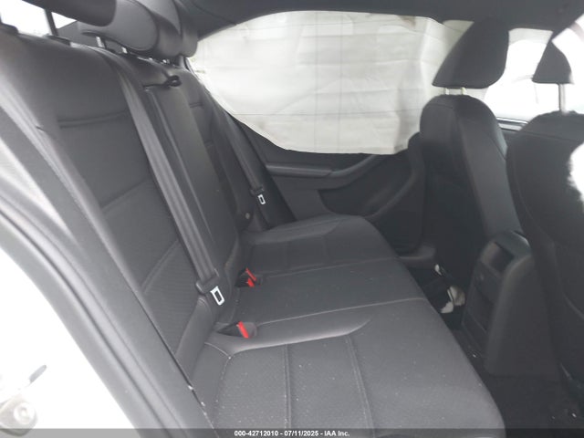 3VWD17AJ8JM226345 Volkswagen tsi