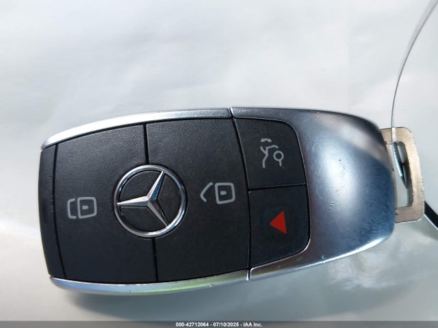 W1K5J4GB1PN370099 Mercedes-Benz m260