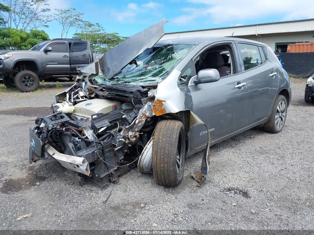 Nissan Leaf 2015 1N4AZ0CP3FC316444 Image 2