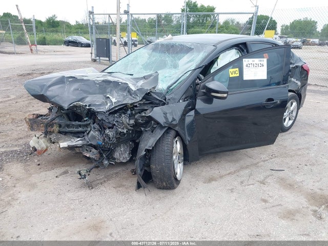 Ford 2014 2014 1FADP3F22EL190628 Image 2