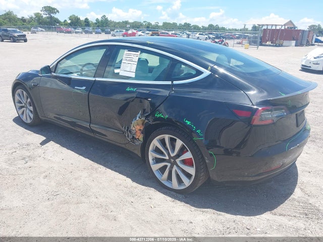 2019 TESLA MODEL 3 5YJ3E1EB8KF393295 Photo 2