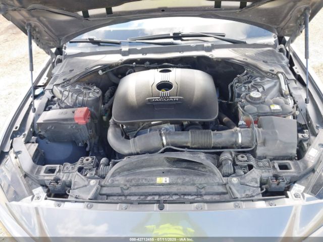 2017 JAGUAR XE SAJAD4BG3HA947342 Photo 9