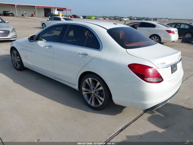 2016 MERCEDES-BENZ C 300 55SWF4JB3GU098886 Photo 2