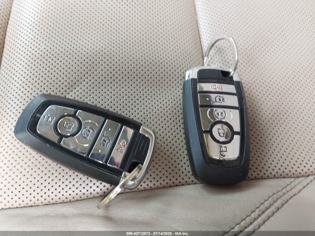 Lincoln Aviator 2020 5LM5J7XC2LGL05998 Image 11