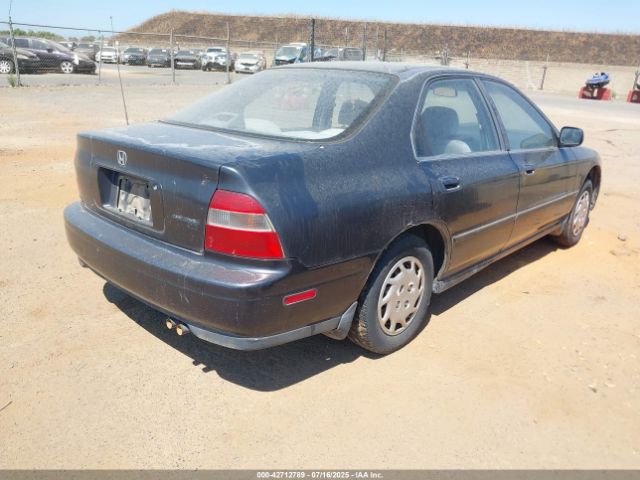 1994 HONDA ACCORD JHMCD5533RC039757 Photo 3
